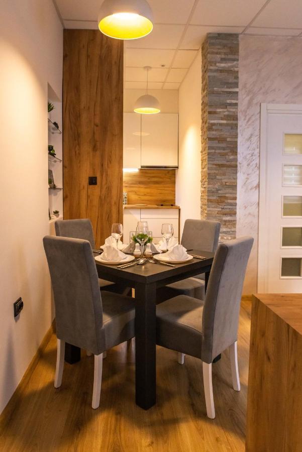 Rubikon Free Parking Apartmani Dusanovac ภายนอก รูปภาพ