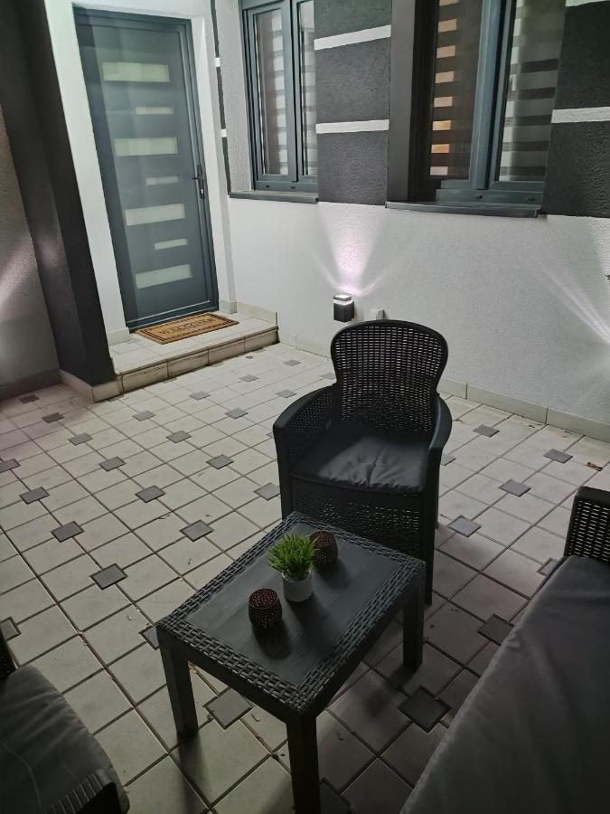 Rubikon Free Parking Apartmani Dusanovac ภายนอก รูปภาพ